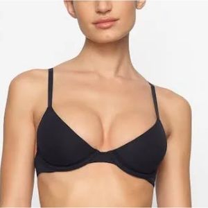 •SKIMS• FITS EVERYBODY PLUNGE BRA 34C